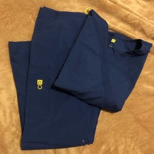 Wonder wink scrub set